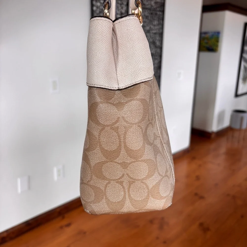 COACH Signature Stripe Gallery Tote F25996 Beige White Canvas Shoulder Bag